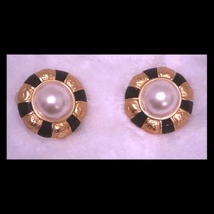 Vintage Clip On Earrings